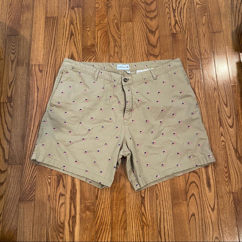 Saddlebred flat front shorts with American Flag print. EUC Size 42
